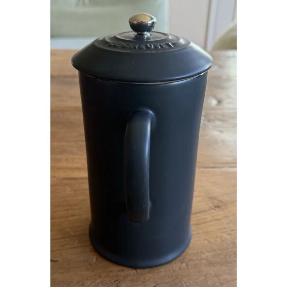 Le Creuset Stoneware 34 oz 1 Liter French Press Licorice Matte Black NEW